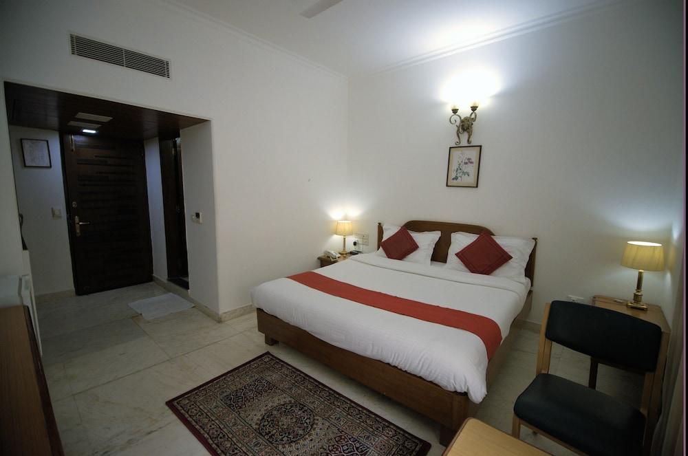 Hotel Palm Greens New Delhi Extérieur photo