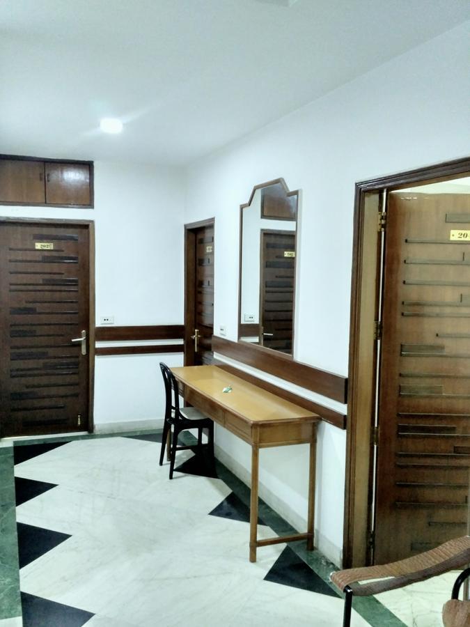 Hotel Palm Greens New Delhi Extérieur photo