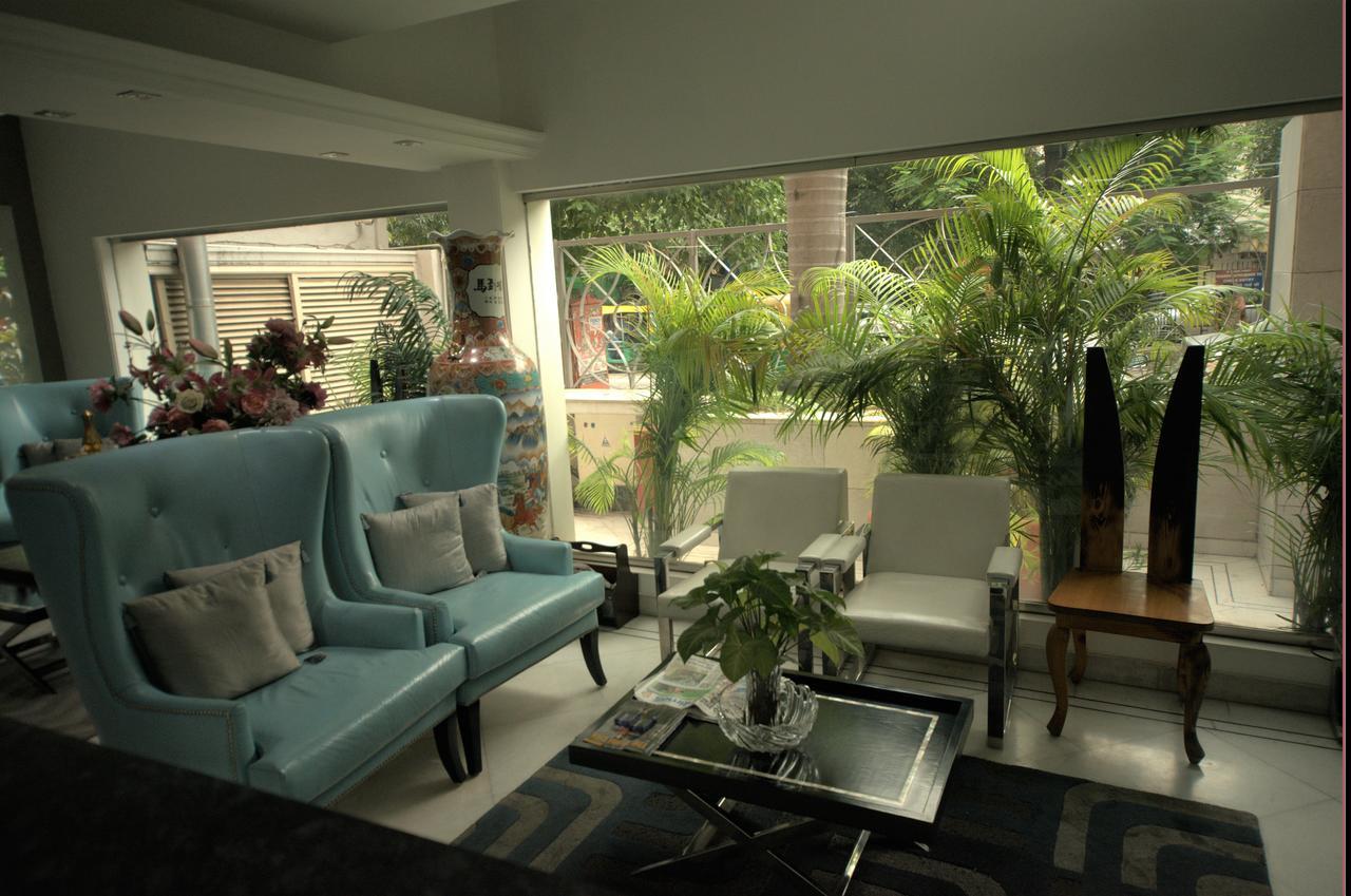 Hotel Palm Greens New Delhi Extérieur photo