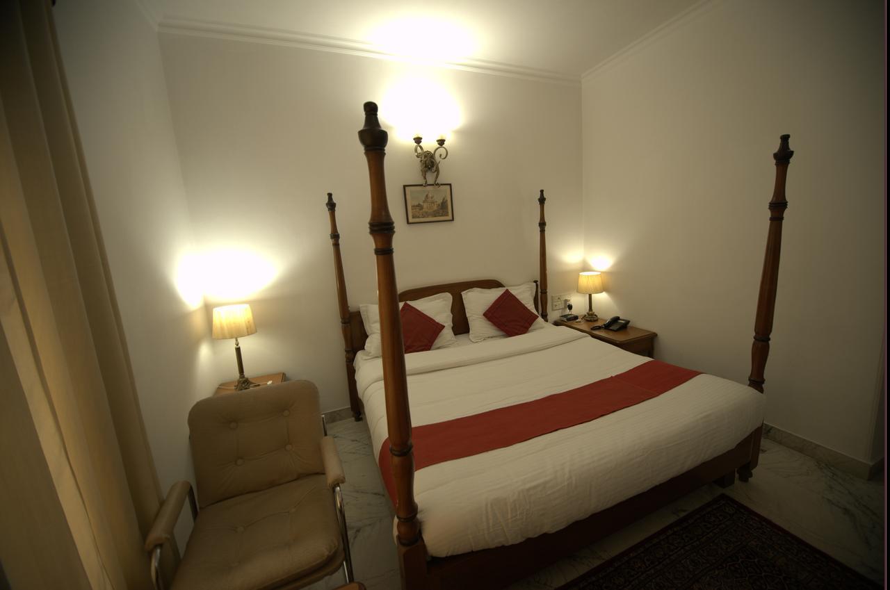 Hotel Palm Greens New Delhi Extérieur photo